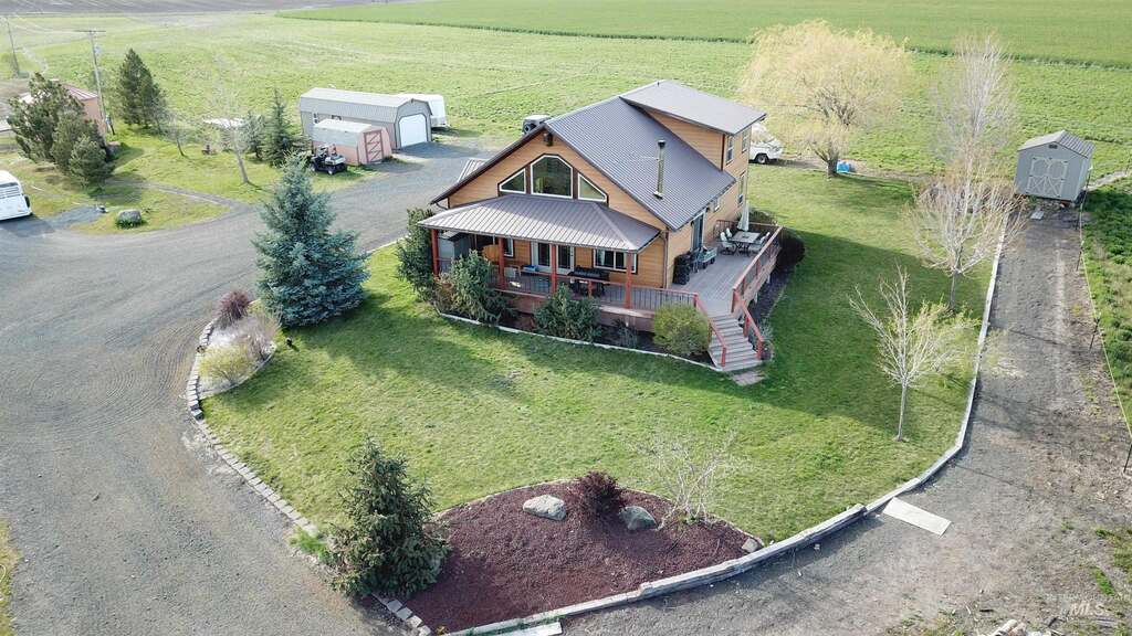 Single family home on 10+ acres