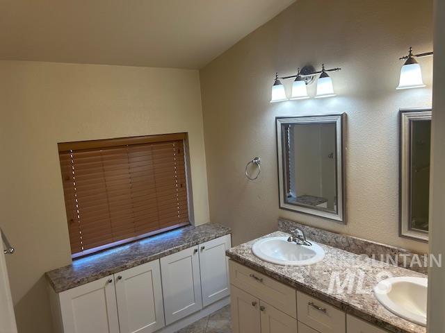 Bedroom 1 - Bathroom